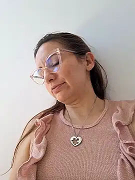 vanessabrown  online show from 06/27/26, 04:45