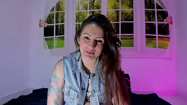 vanessabrown  online show from 07/19/26, 01:59
