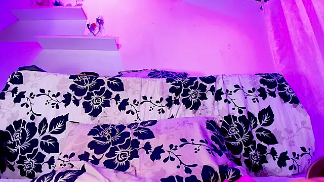 sofi decker online show from 02/04/25, 09:17