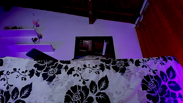 sofi decker online show from 02/27/25, 03:04