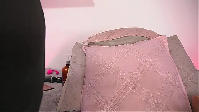 sofi decker online show from 09/11/25, 03:17