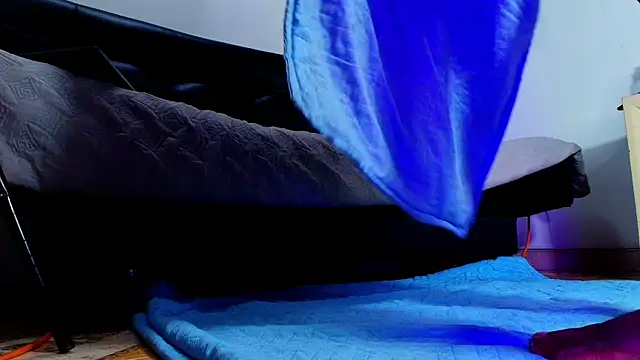 sofi decker online show from 10/20/25, 12:05