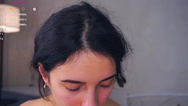 Holla Molly online show from 03/06/25, 09:47