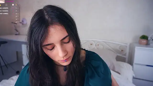 Holla Molly online show from 03/09/25, 09:02