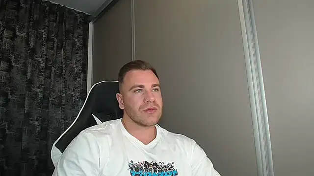 Thori92 online show from 09/25/25, 05:05