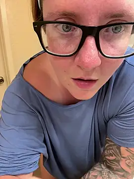 Lizzyloo online show from 12/17/24, 10:22