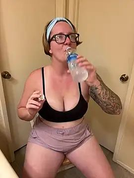 Lizzyloo online show from 12/18/24, 05:26