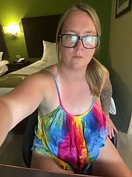 Lizzyloo online show from 03/22/26, 10:24