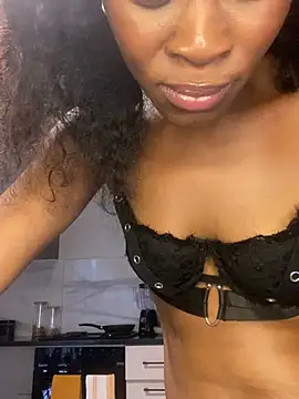 PETITE NAOMI online show from 12/28/24, 04:19