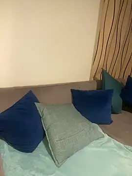 PETITE NAOMI online show from 01/03/25, 12:54