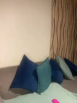 PETITE NAOMI online show from 02/10/25, 06:56