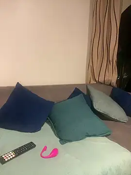 PETITE NAOMI online show from 03/12/25, 01:25