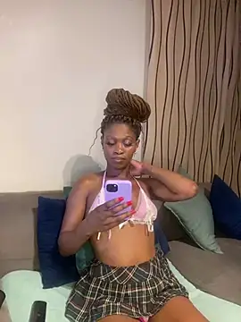 PETITE NAOMI online show from 03/15/25, 06:21