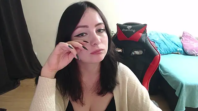 Laralianna online show from 10/27/25, 06:01