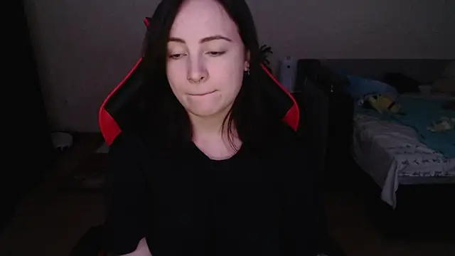 Laralianna online show from 11/11/25, 12:10