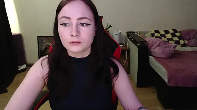 Laralianna online show from 04/13/26, 10:54