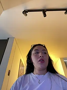 Snapshot of AnushaKumari chatting on 03/13/26, 05:41 AnushaKumari online show from 03/13/26, 05:41