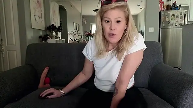 Lexi Shocker online show from 11/23/25, 09:14