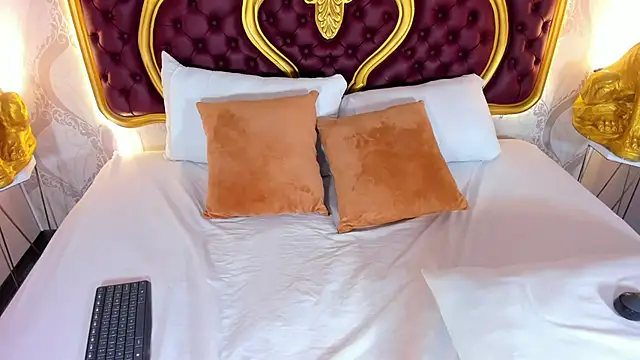 Dulce 26  online show from 10/14/25, 05:03