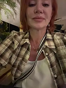 Jullia Moor online show from 06/06/26, 08:13