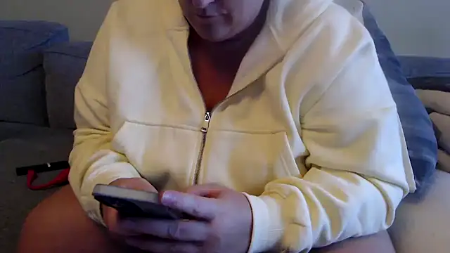 Snapshot of sweeti_Em chatting on 07/02/26, 06:25 sweeti Em online show from 07/02/26, 06:25