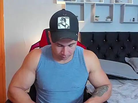 tyler hank01 online show from 04/25/26, 01:03