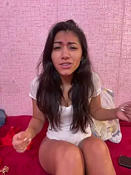 Snapshot of Kiscsillagg chatting on 12/21/24, 12:38 Kiscsillagg online show from 12/21/24, 12:38