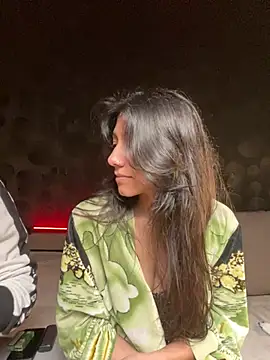 Snapshot of Kiscsillagg chatting on 03/04/25, 07:43 Kiscsillagg online show from 03/04/25, 07:43