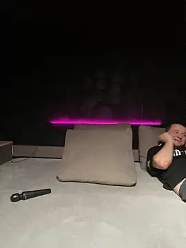 Snapshot of Kiscsillagg chatting on 03/19/25, 06:44 Kiscsillagg online show from 03/19/25, 06:44