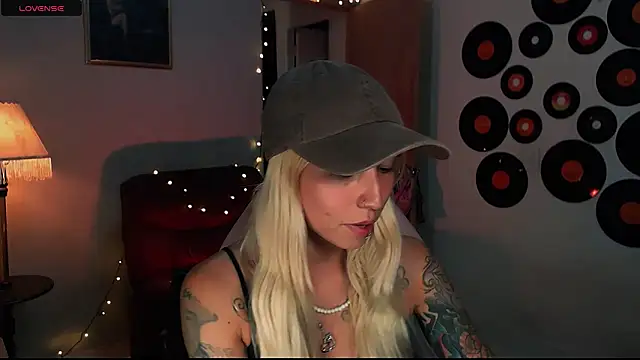Saucy Jenn online show from 02/22/25, 03:01