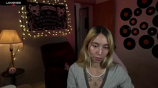 Saucy Jenn online show from 03/16/25, 01:38