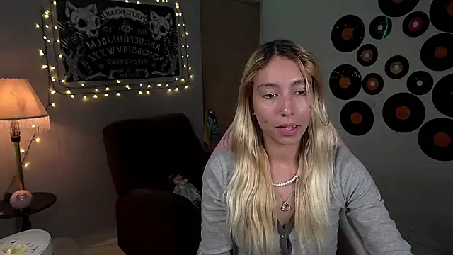 Saucy Jenn online show from 03/16/25, 09:58