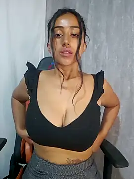 Valentinne z online show from 01/15/25, 03:39