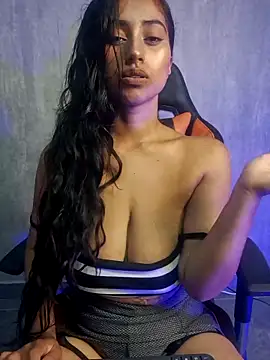 Valentinne z online show from 02/09/25, 05:22