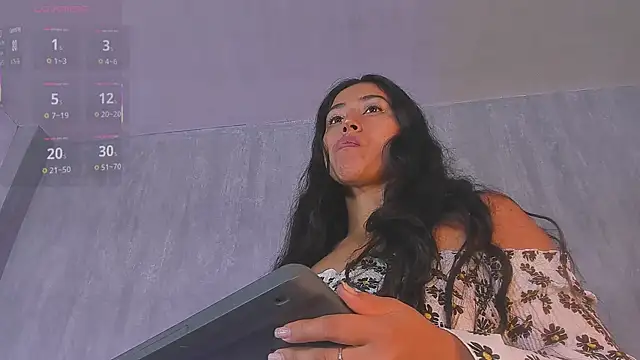 Valentinne z online show from 09/14/25, 03:55