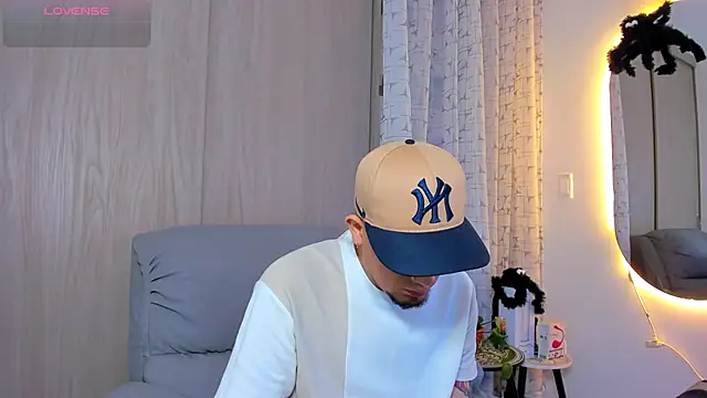 alejandro calderon1 online show from 10/26/25, 04:51