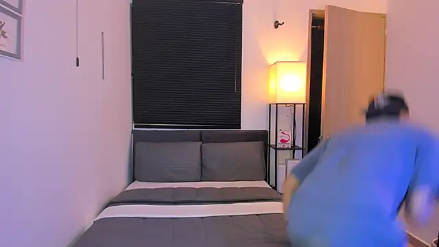 alejandro calderon1 online show from 04/19/26, 04:23