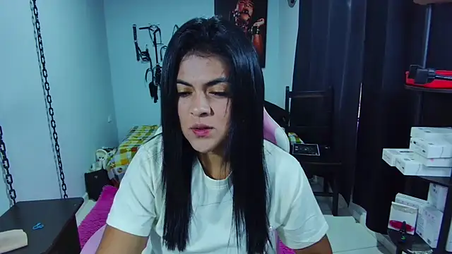 Snapshot of Hannah-grace chatting on 02/05/25, 02:05 Hannah-grace online show from 02/05/25, 02:05