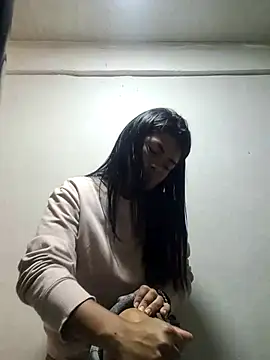 Snapshot of Hannah-grace chatting on 03/13/25, 02:44 Hannah-grace online show from 03/13/25, 02:44