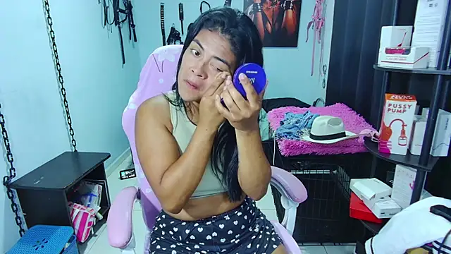 Snapshot of Hannah-grace chatting on 03/15/25, 10:46 Hannah-grace online show from 03/15/25, 10:46