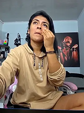 Snapshot of Hannah-grace chatting on 10/05/25, 12:36 Hannah-grace online show from 10/05/25, 12:36