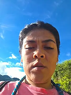 Snapshot of Hannah-grace chatting on 10/27/25, 09:19 Hannah-grace online show from 10/27/25, 09:19