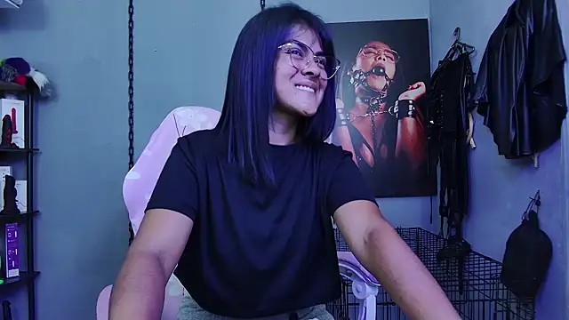 Snapshot of Hannah-grace chatting on 02/08/26, 09:18 Hannah-grace online show from 02/08/26, 09:18