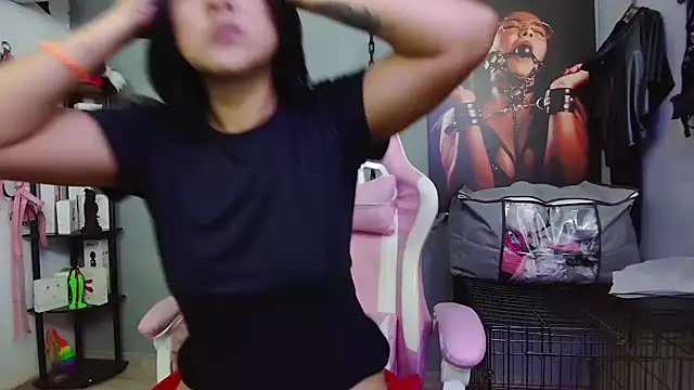 Snapshot of Hannah-grace chatting on 02/12/26, 09:48 Hannah-grace online show from 02/12/26, 09:48