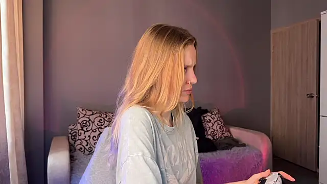 Chanel Gill online show from 09/18/25, 06:37