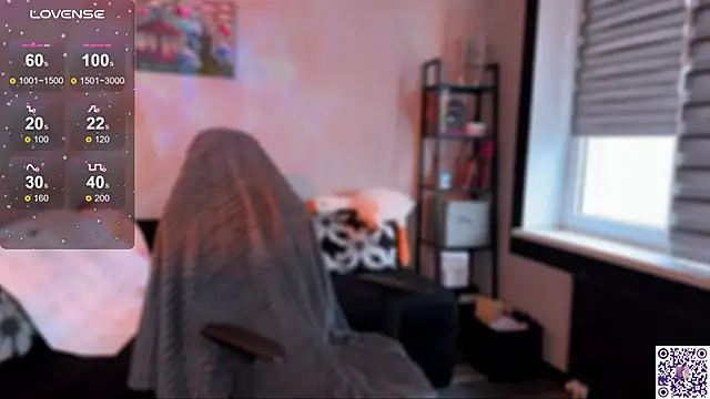 Chanel Gill online show from 11/09/25, 08:45