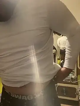 Snapshot of Arabien_Pharaoh- chatting on 02/05/25, 10:33 Arabien Pharaoh- online show from 02/05/25, 10:33