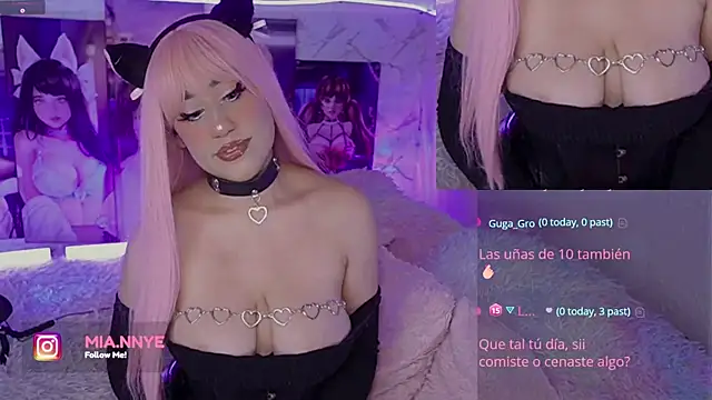 Snapshot of MiaMammie chatting on 12/19/24, 04:02 MiaMammie online show from 12/19/24, 04:02