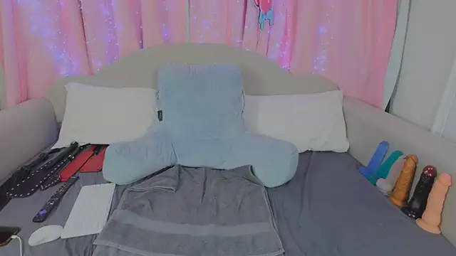 MeghanXO online show from 02/15/25, 11:14