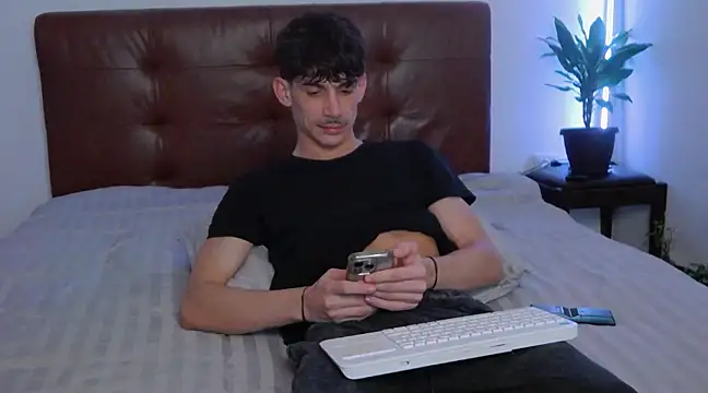 DanielCrush1 online show from 02/15/25, 03:52